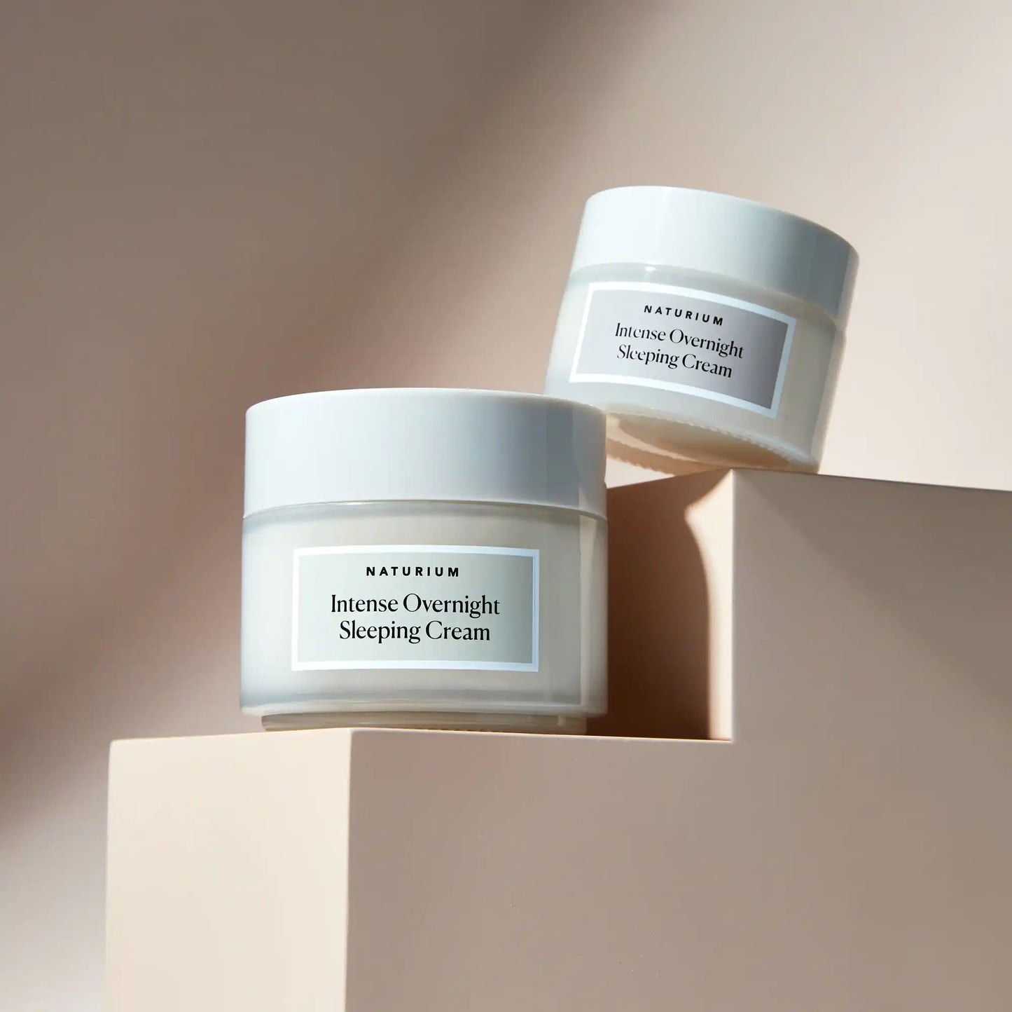 intense-overnight-sleeping-cream-jumbo-y7 11_18_2021_Naturium0552-crop.webp